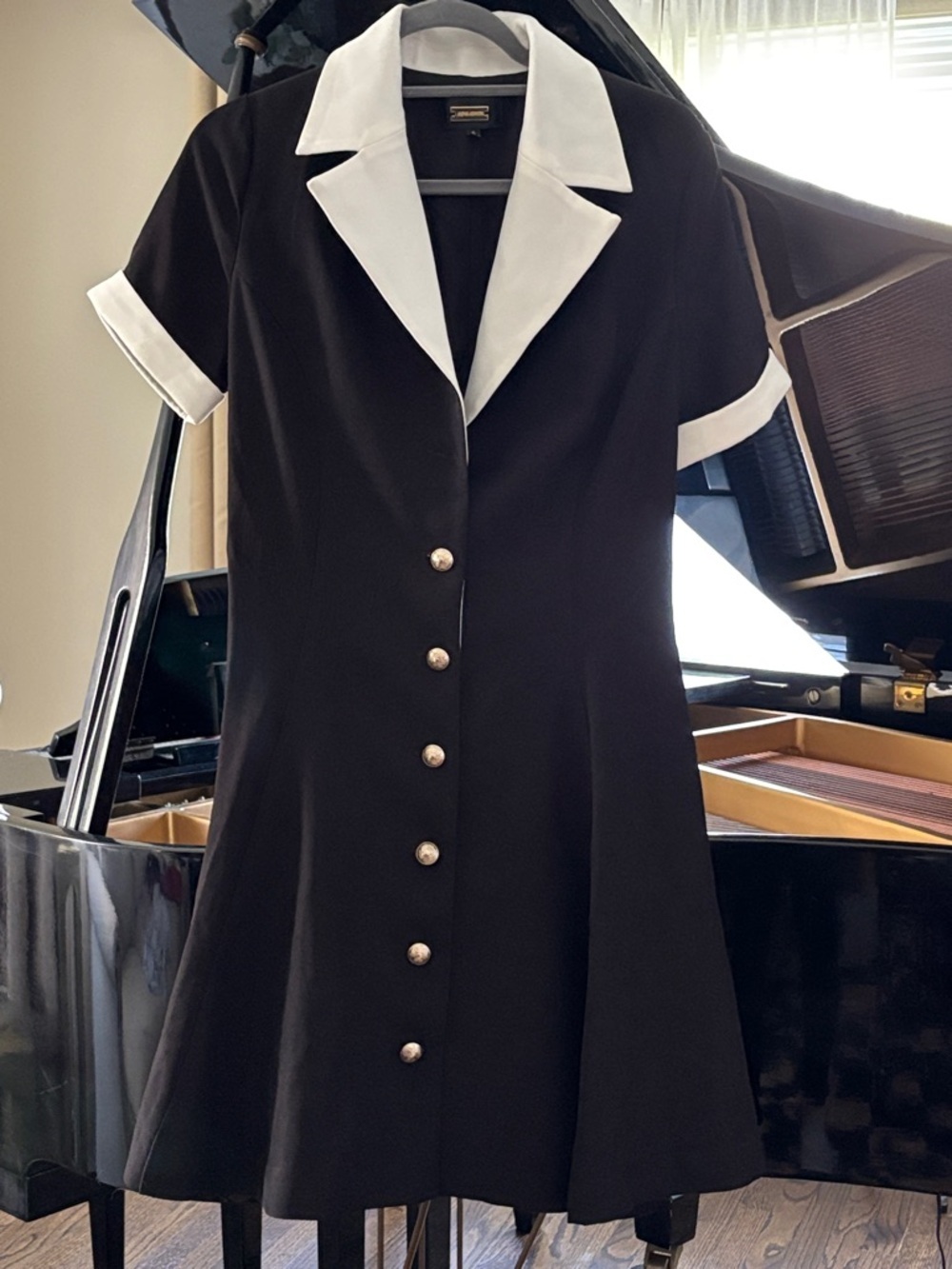 Alexia Admore Black Dress with White Collar & Cuffs size 6 - Picture 3 of 7
